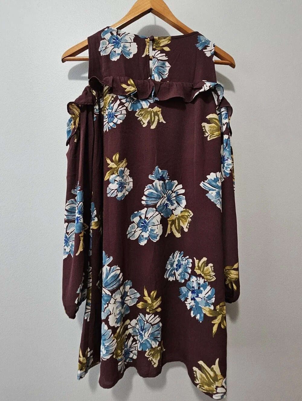 Dress - Picture 6 of 12